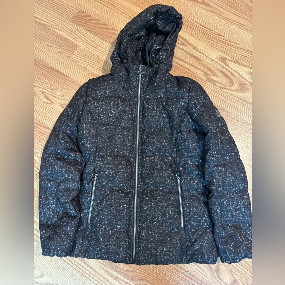 ZeroXposur Charcoal Puffer Jacket Like New with hood and zippered pockets Medium